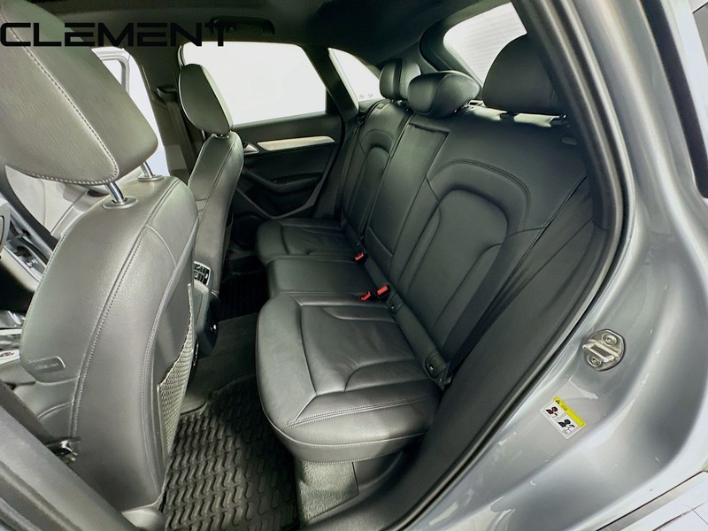 Audi Q3 Vehicle Full-screen Gallery Image 33