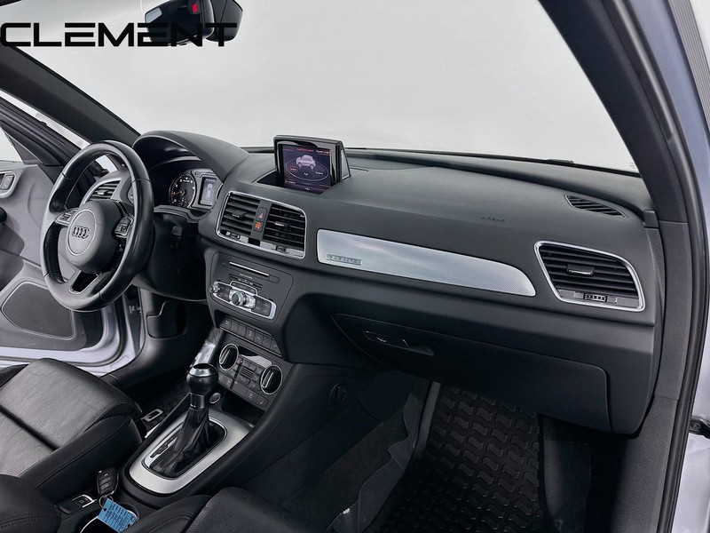 Audi Q3 Vehicle Full-screen Gallery Image 35