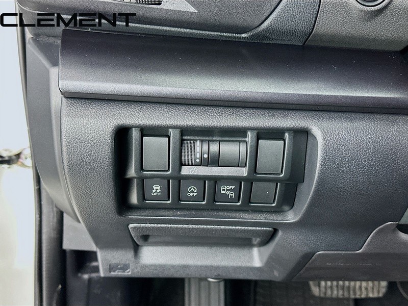 Subaru Crosstrek Vehicle Image 13