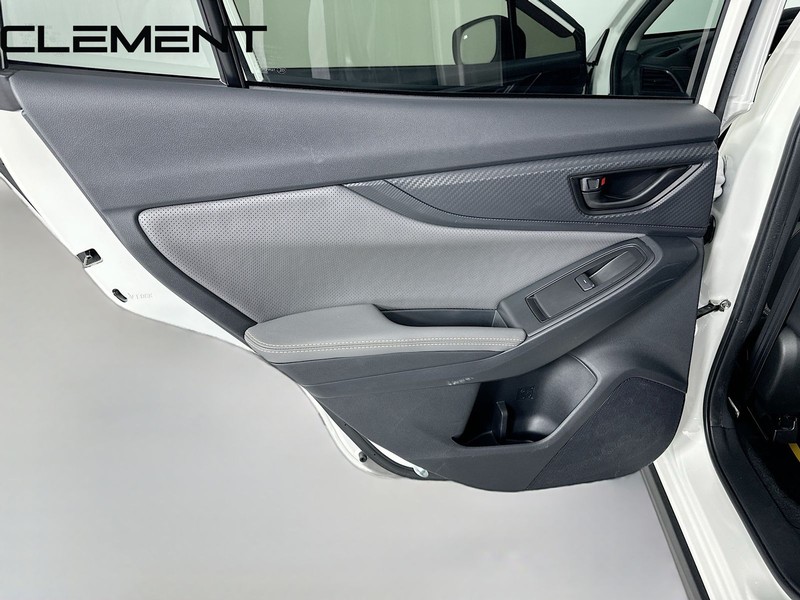 Subaru Crosstrek Vehicle Image 32