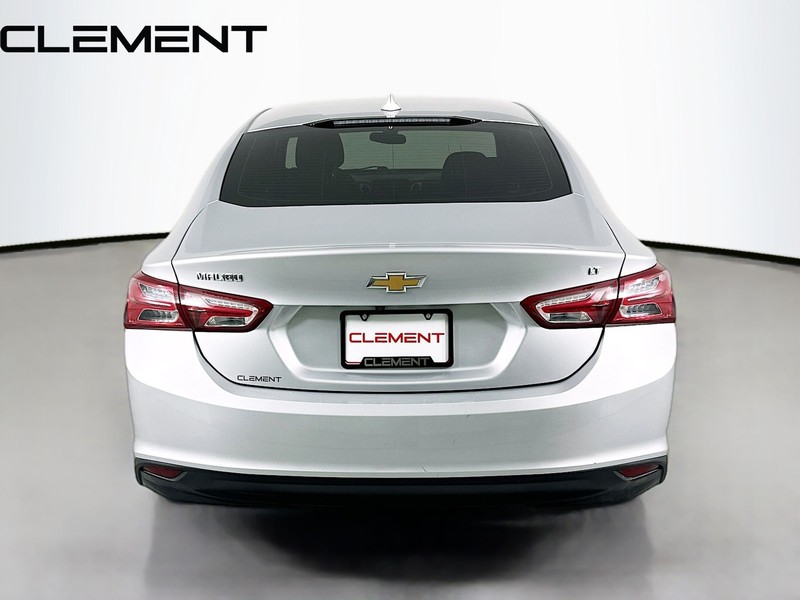 Chevrolet Malibu Vehicle Full-screen Gallery Image 08