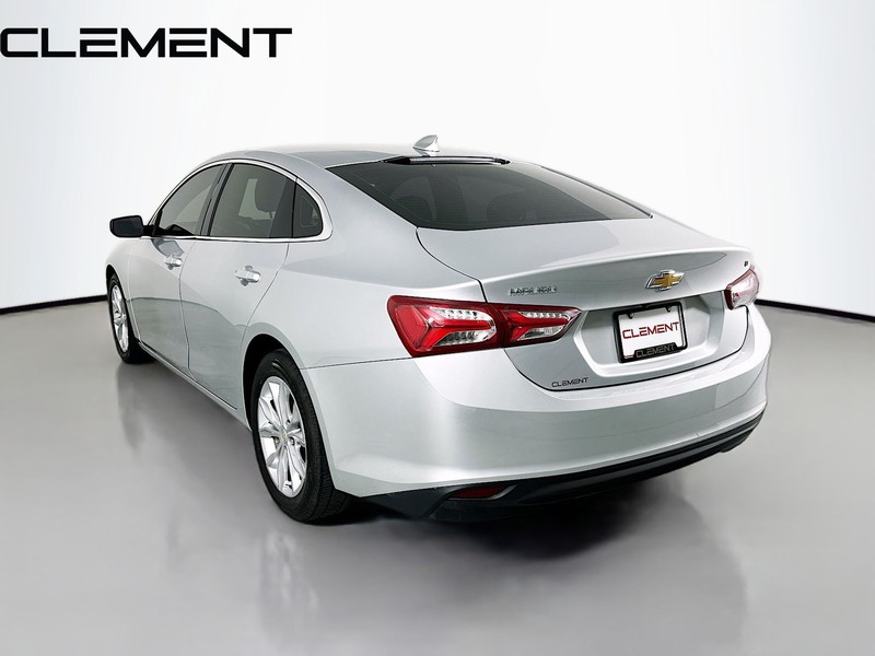 Chevrolet Malibu Vehicle Full-screen Gallery Image 10