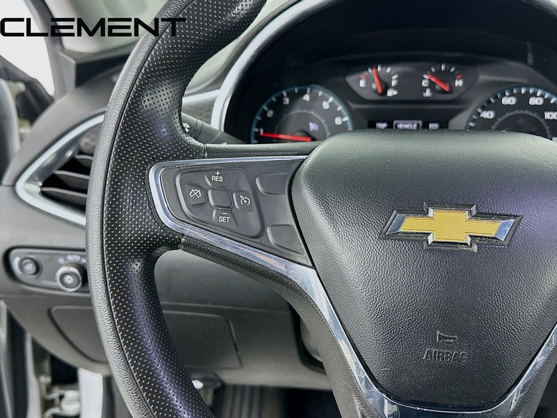 Chevrolet Malibu Vehicle Full-screen Gallery Image 15