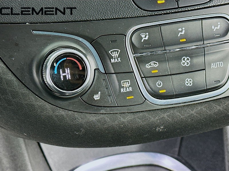 Chevrolet Malibu Vehicle Full-screen Gallery Image 22