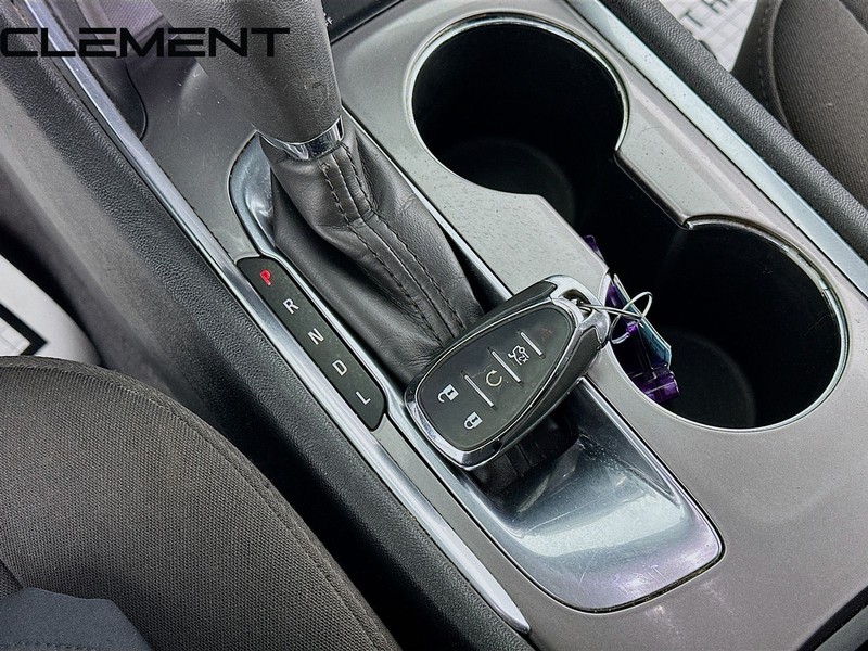 Chevrolet Malibu Vehicle Full-screen Gallery Image 23