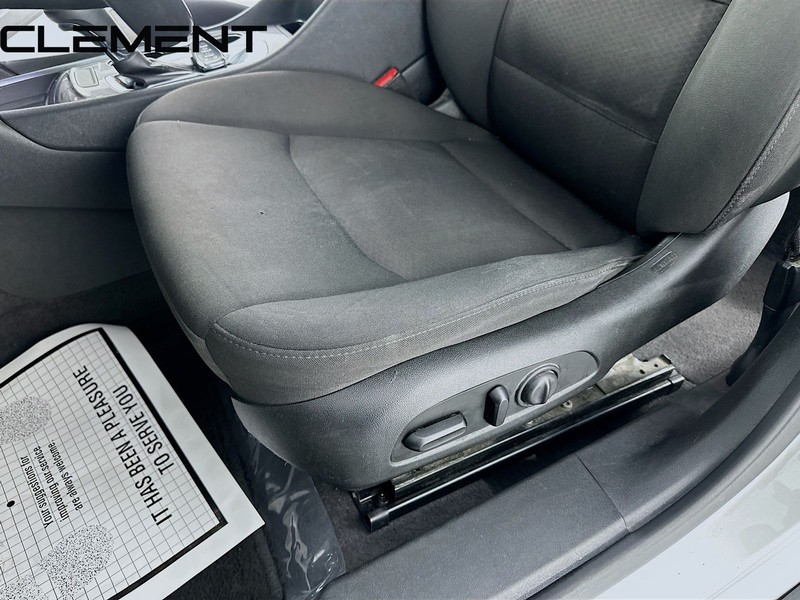 Chevrolet Malibu Vehicle Full-screen Gallery Image 27