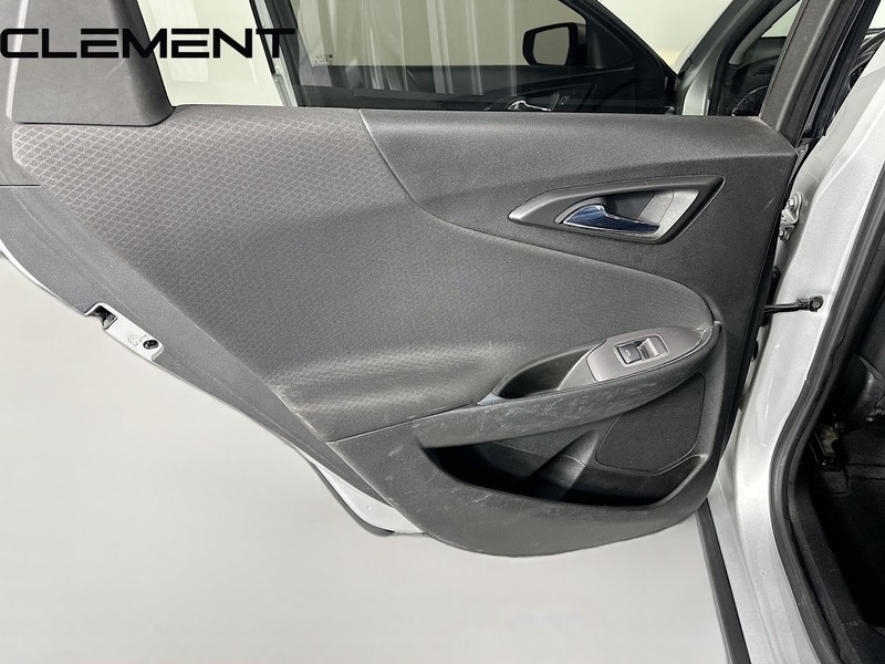 Chevrolet Malibu Vehicle Full-screen Gallery Image 29