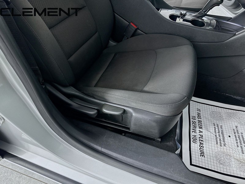 Chevrolet Malibu Vehicle Full-screen Gallery Image 32