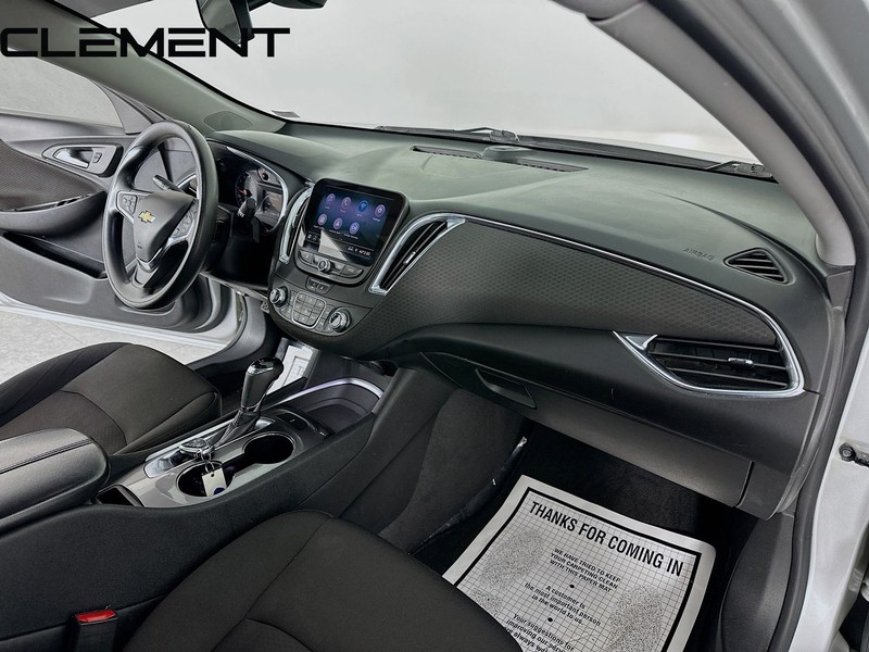 Chevrolet Malibu Vehicle Full-screen Gallery Image 33