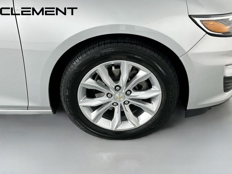 Chevrolet Malibu Vehicle Full-screen Gallery Image 35