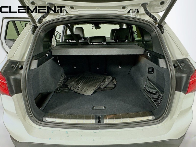 BMW X1 Vehicle Image 11