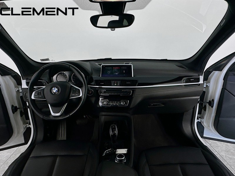 BMW X1 Vehicle Image 12