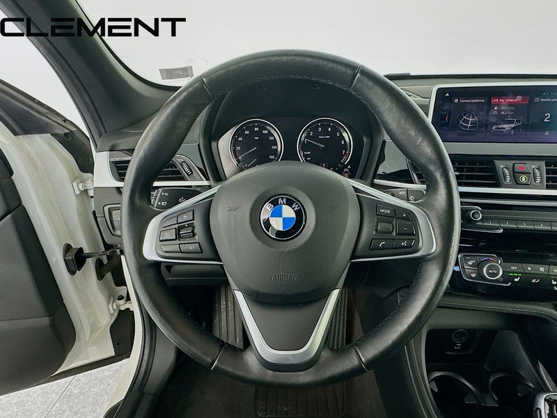 BMW X1 Vehicle Image 14