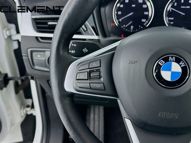 BMW X1 Vehicle Image 15