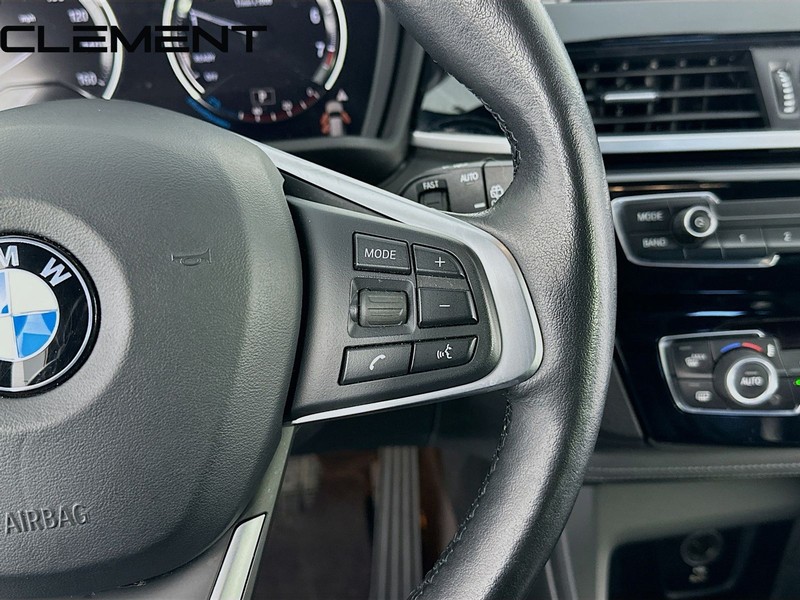 BMW X1 Vehicle Image 17