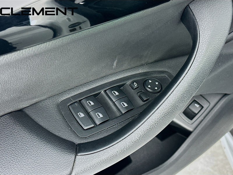 BMW X1 Vehicle Image 27