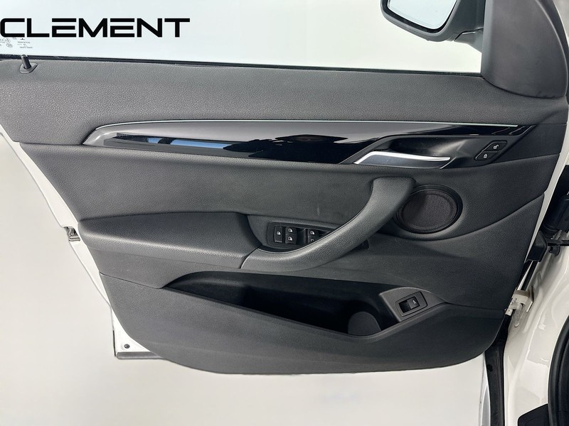 BMW X1 Vehicle Image 28