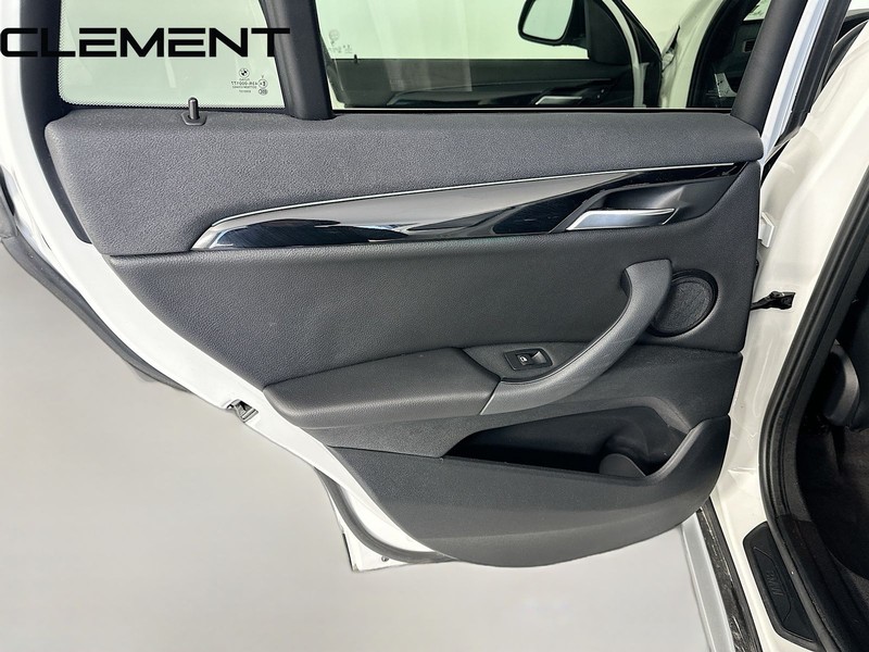 BMW X1 Vehicle Image 32