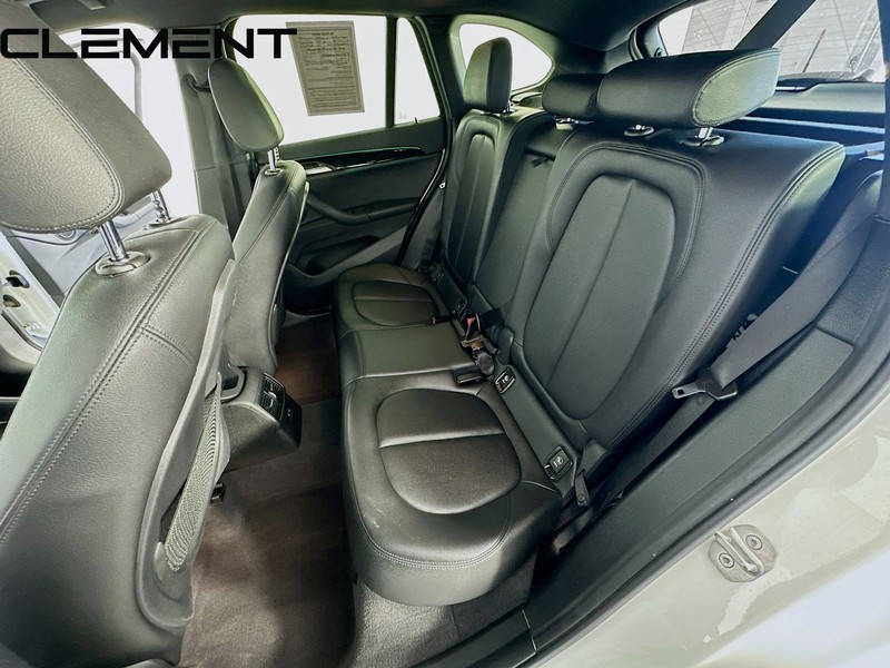 BMW X1 Vehicle Image 33