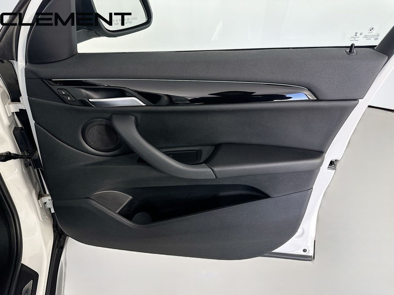 BMW X1 Vehicle Image 36