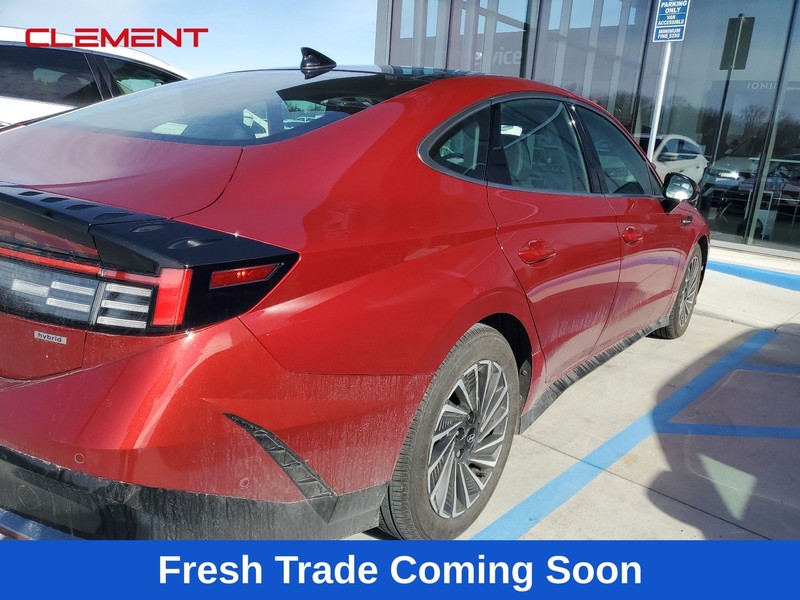 Hyundai Sonata Hybrid Vehicle Image 02