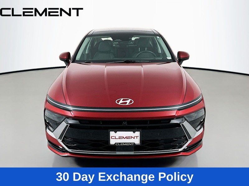 Hyundai Sonata Hybrid Vehicle Image 03