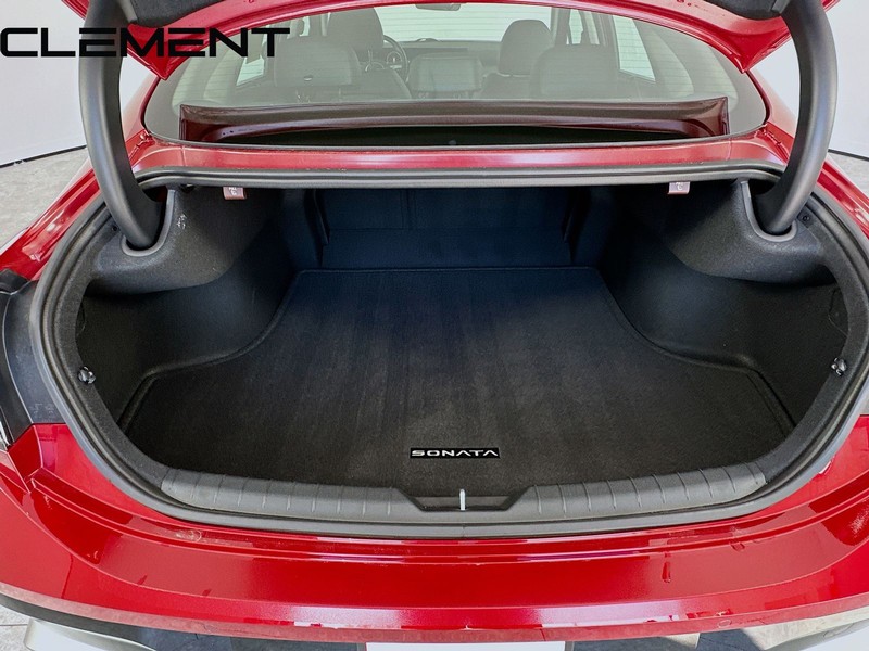 Hyundai Sonata Hybrid Vehicle Image 11