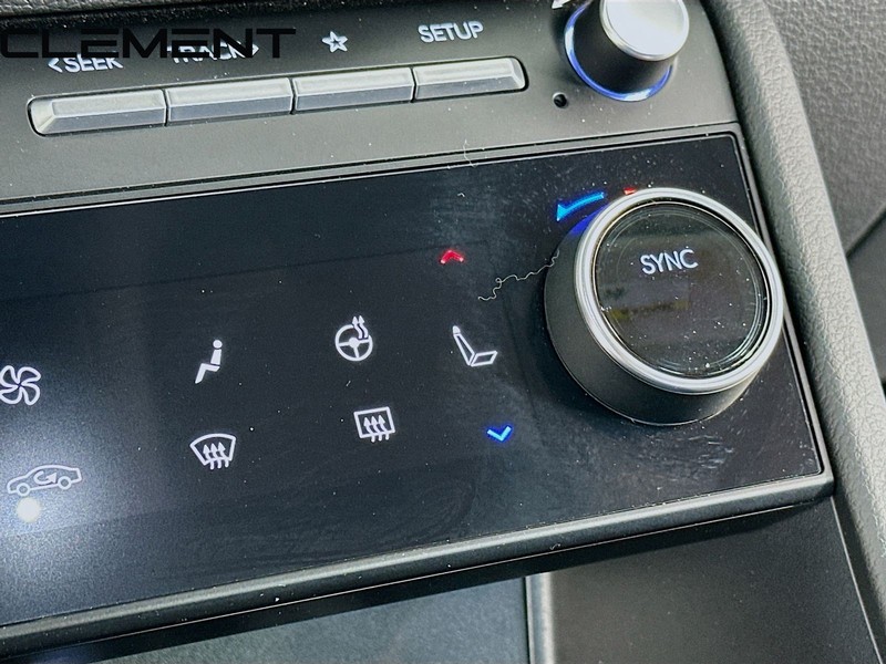 Hyundai Sonata Hybrid Vehicle Image 23