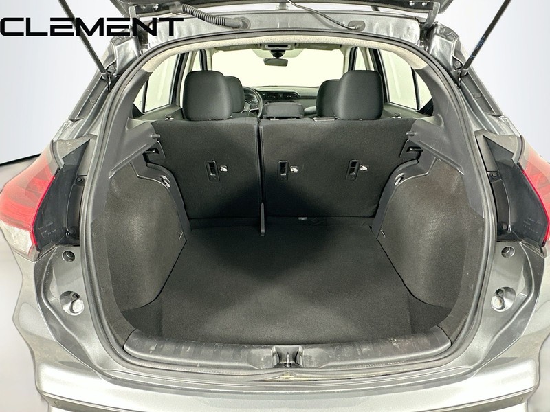 Nissan Kicks Vehicle Image 11