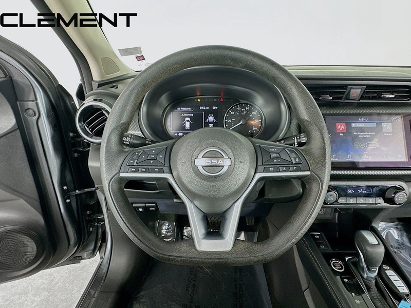 Nissan Kicks Vehicle Image 14