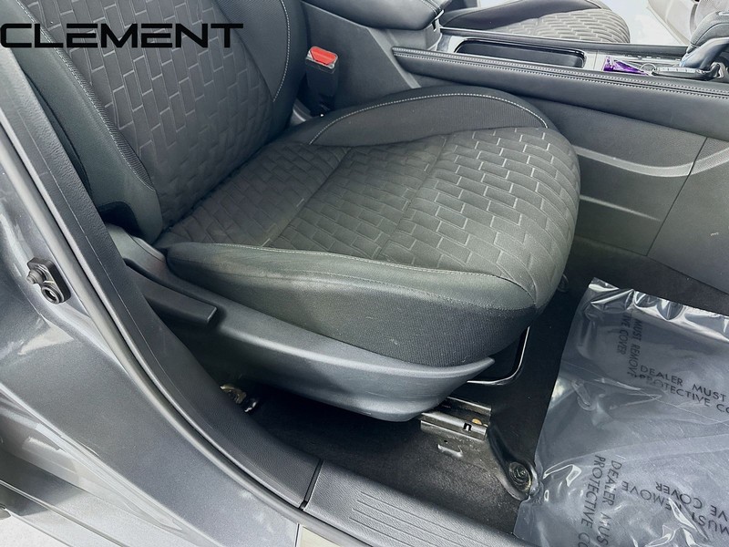 Nissan Kicks Vehicle Image 32