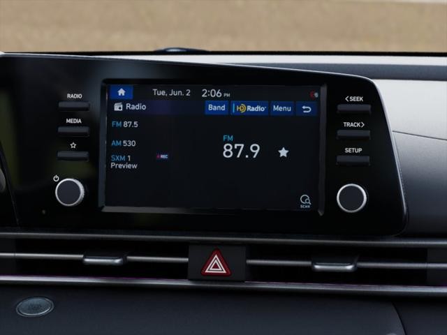 Hyundai Elantra Vehicle Full-screen Gallery Image 13