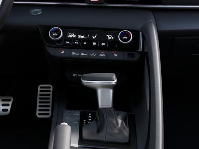 Hyundai Elantra Vehicle Full-screen Gallery Image 16
