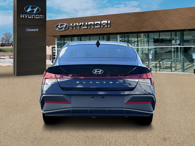Hyundai Elantra Vehicle Image 06
