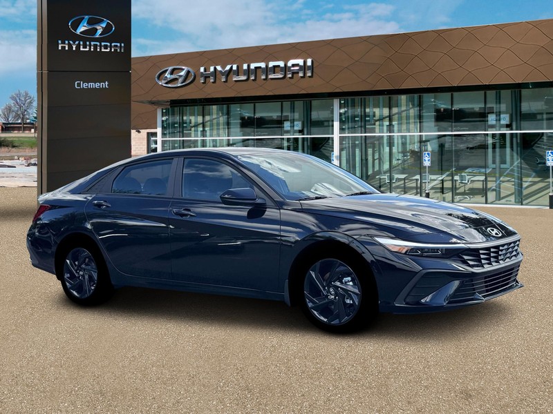 Hyundai Elantra Vehicle Image 10