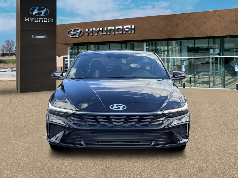 Hyundai Elantra Vehicle Image 12