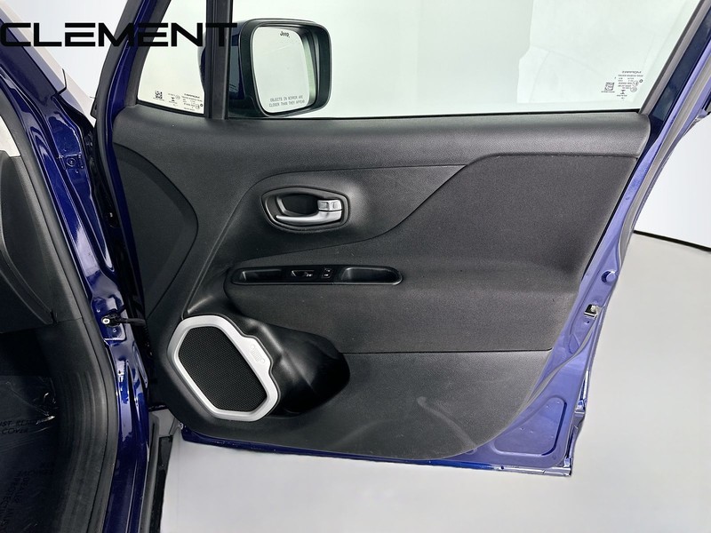 Jeep Renegade Vehicle Image 32