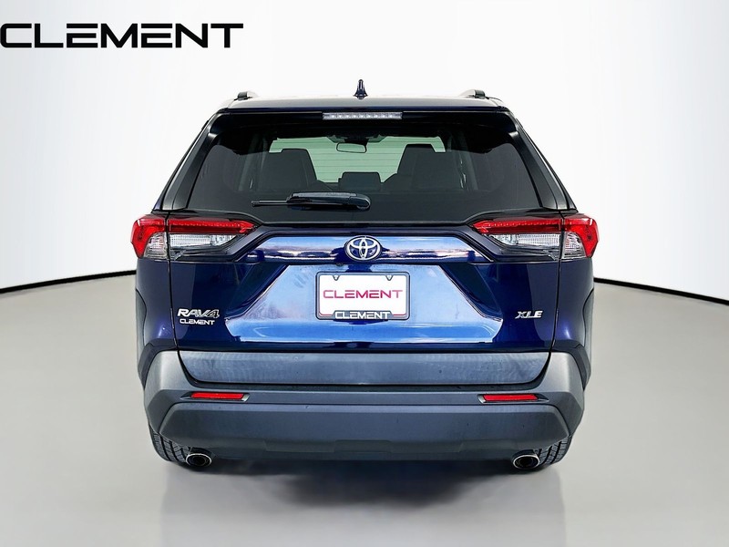 Toyota RAV4 Vehicle Image 08