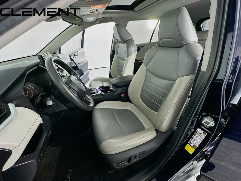 Toyota RAV4 Vehicle Image 29