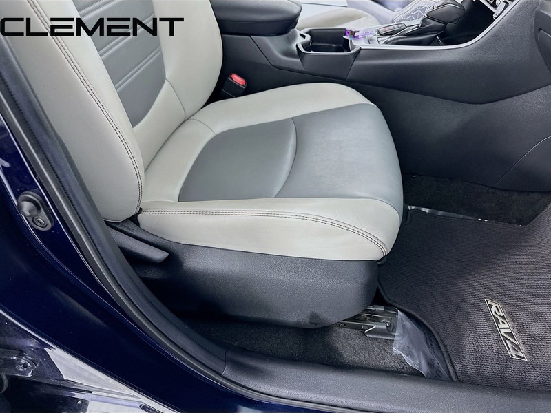 Toyota RAV4 Vehicle Image 33