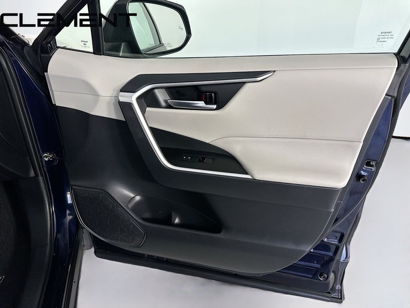 Toyota RAV4 Vehicle Image 35