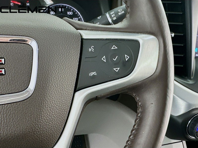 GMC Acadia Vehicle Full-screen Gallery Image 17