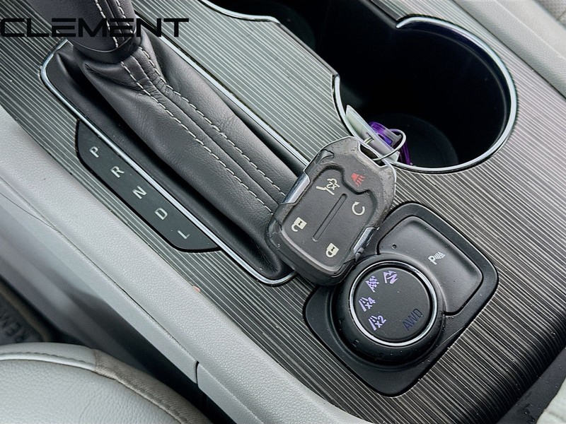 GMC Acadia Vehicle Full-screen Gallery Image 24