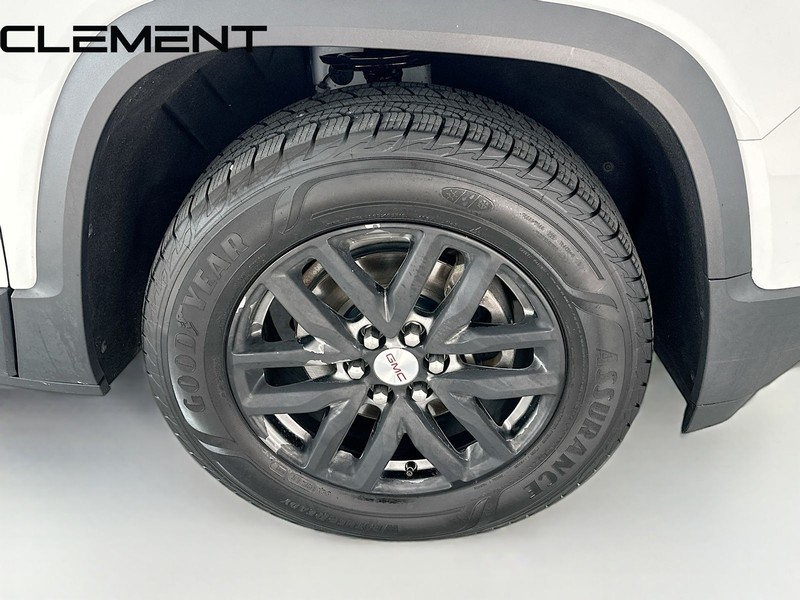 GMC Acadia Vehicle Full-screen Gallery Image 37