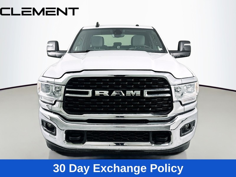 Ram 2500 Vehicle Full-screen Gallery Image 3