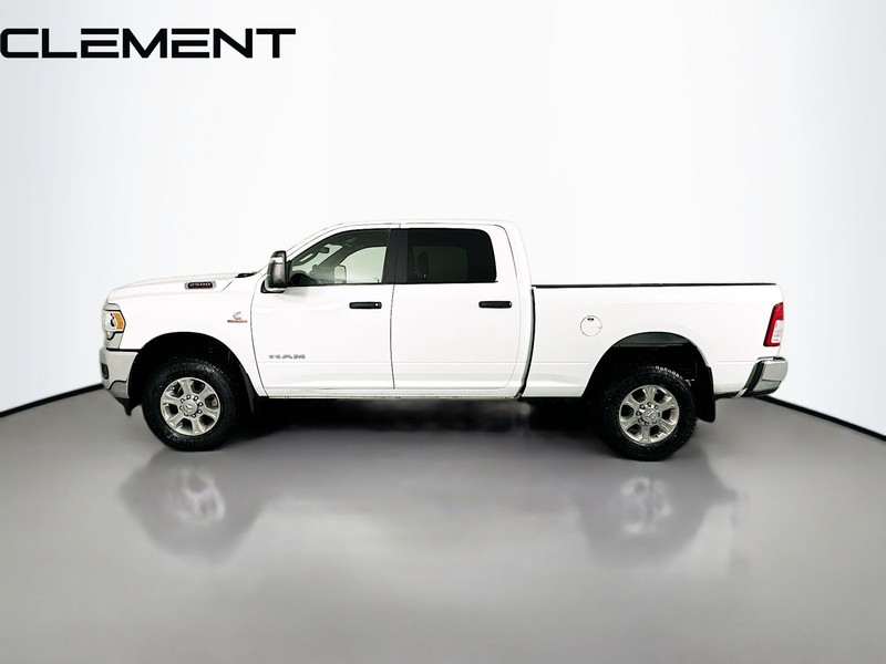 Ram 2500 Vehicle Full-screen Gallery Image 6