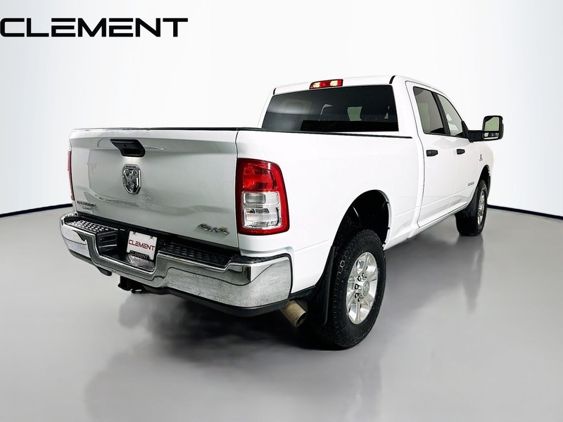 Ram 2500 Vehicle Full-screen Gallery Image 7