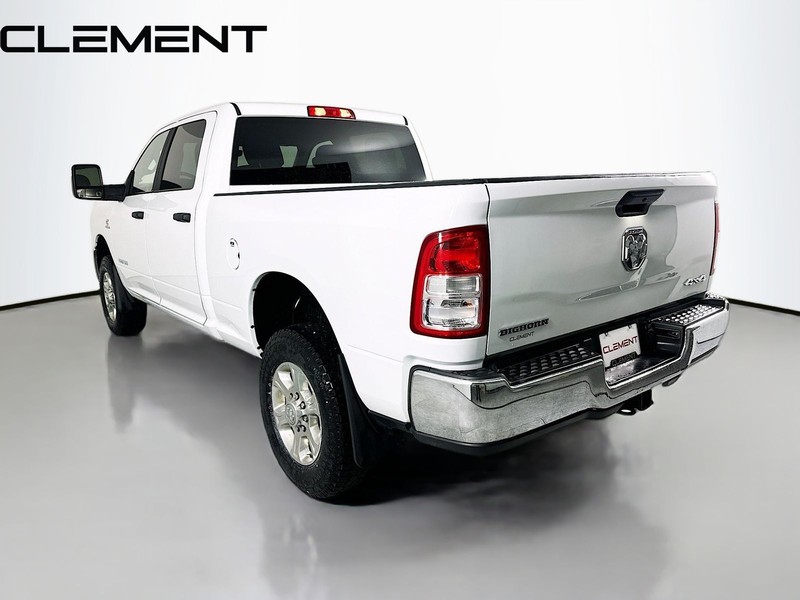 Ram 2500 Vehicle Full-screen Gallery Image 10