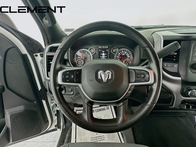 Ram 2500 Vehicle Full-screen Gallery Image 14