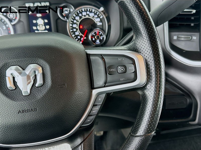 Ram 2500 Vehicle Full-screen Gallery Image 17